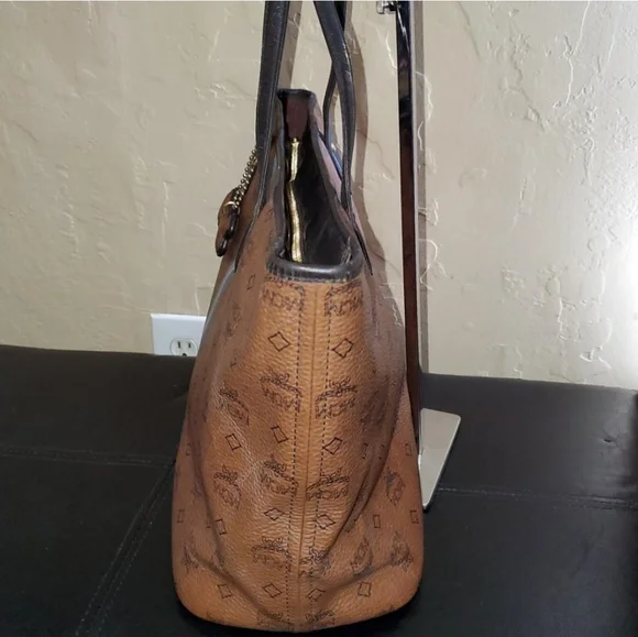 MCM Tote Bag - Picture 5 of 16